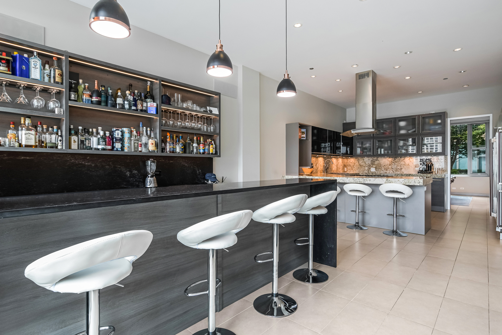 33 W Ontario Street Th5 Property Photo 9