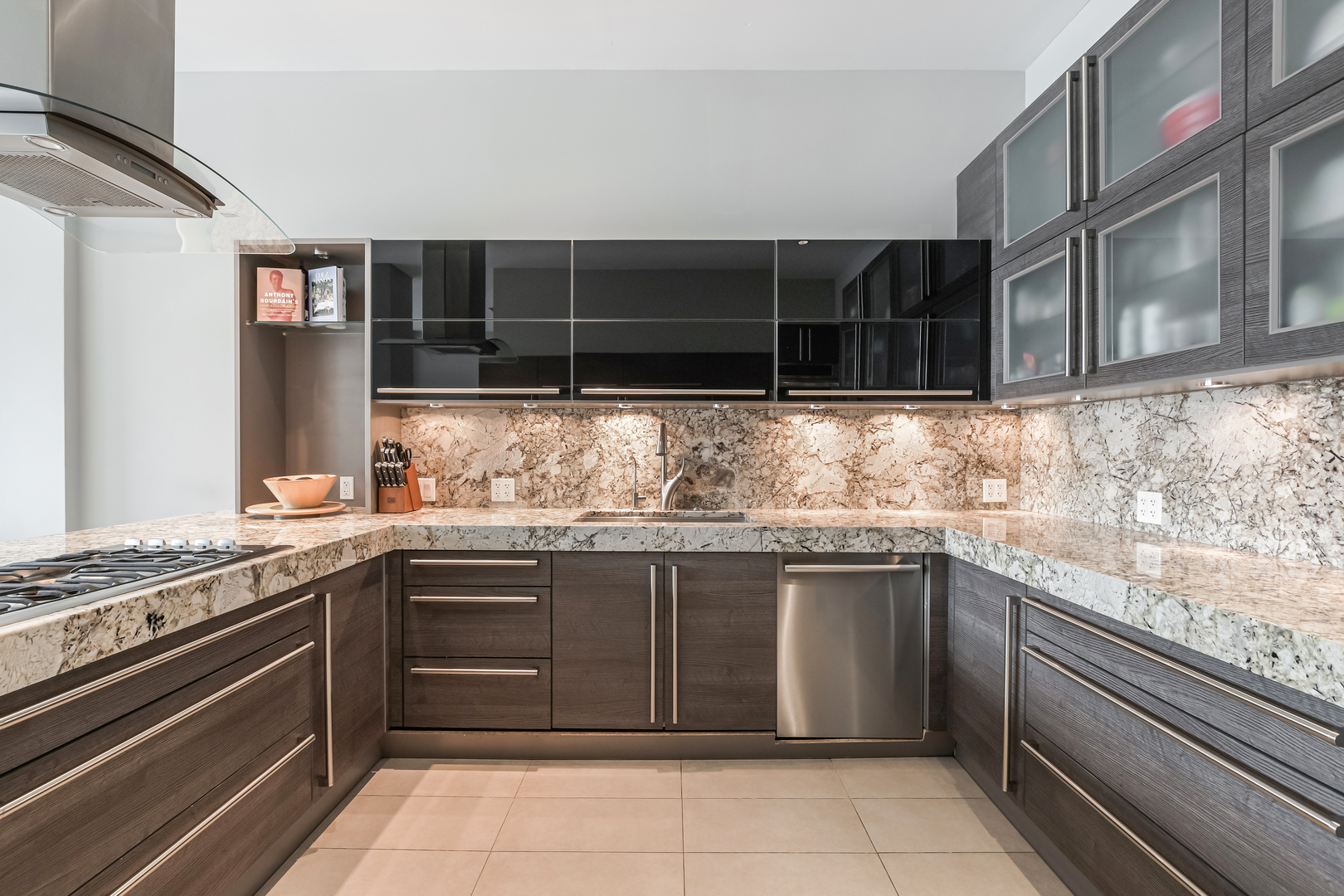 33 W Ontario Street Th5 Property Photo 11