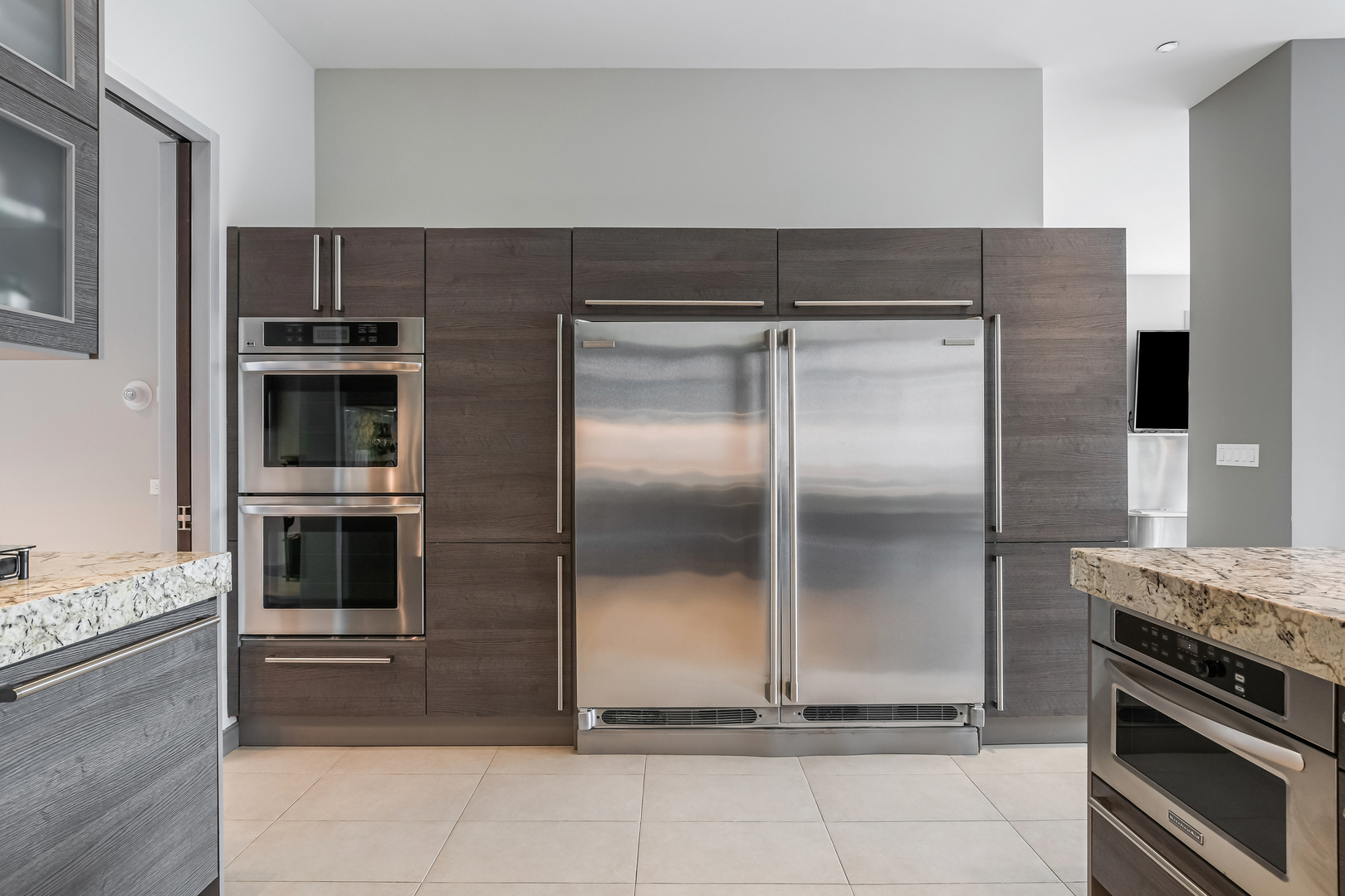 33 W Ontario Street Th5 Property Photo 12