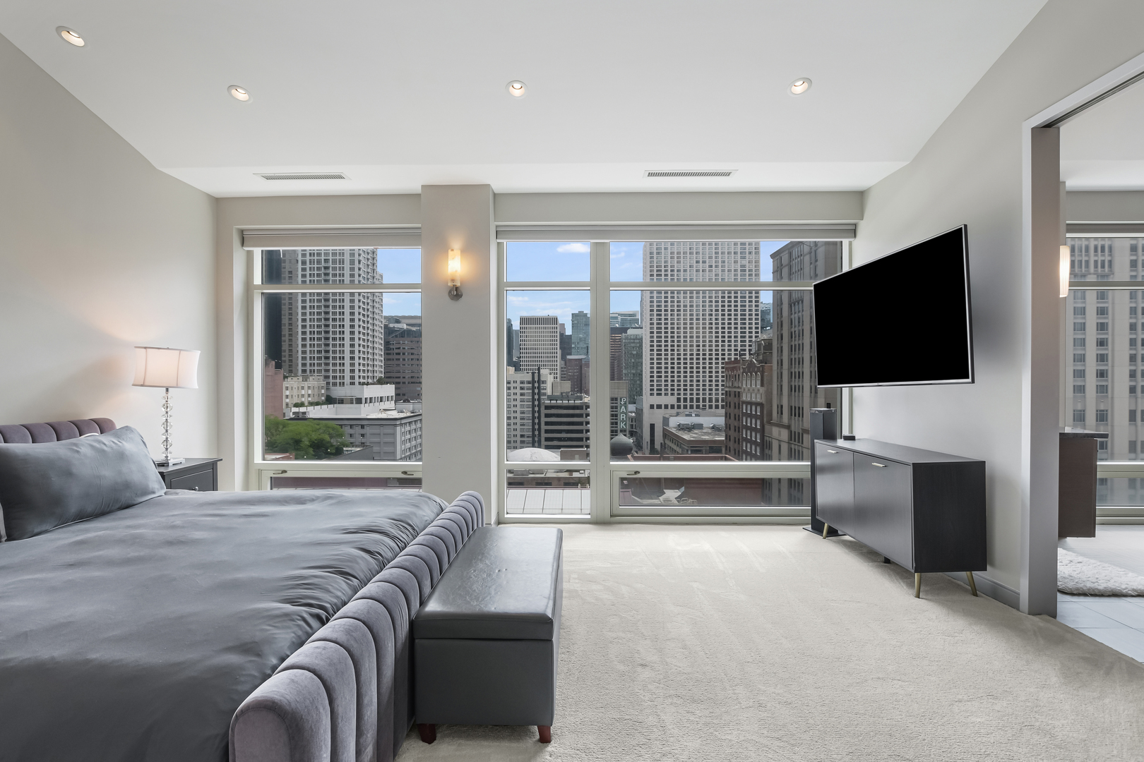 33 W Ontario Street Th5 Property Photo 27