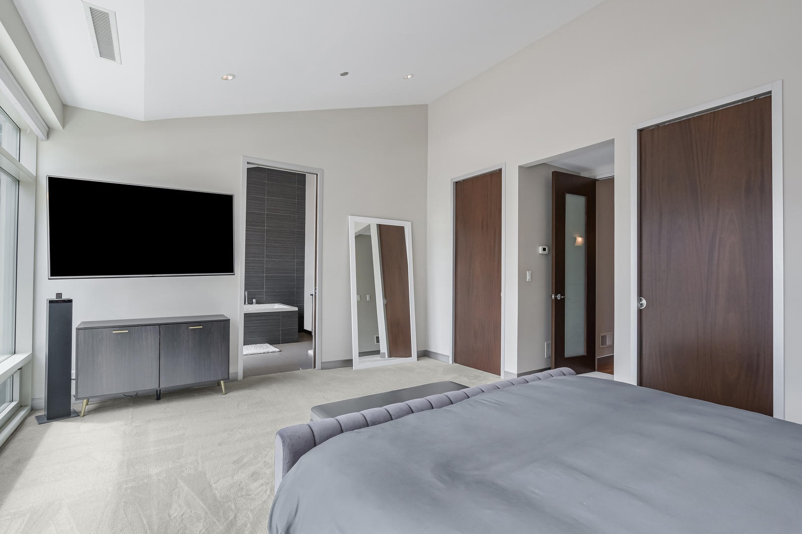 33 W Ontario Street Th5 Property Photo 28