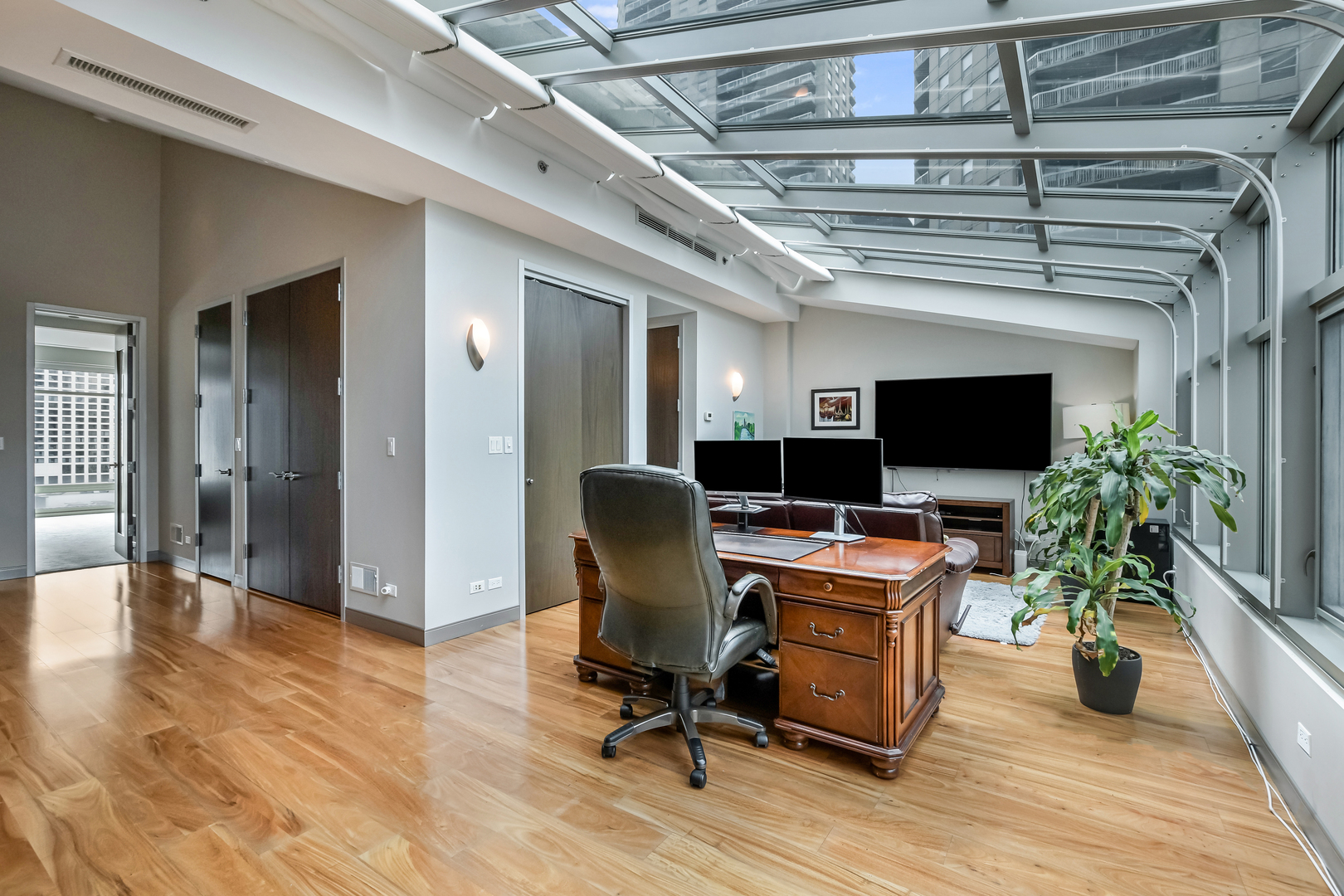 33 W Ontario Street Th5 Property Photo 32