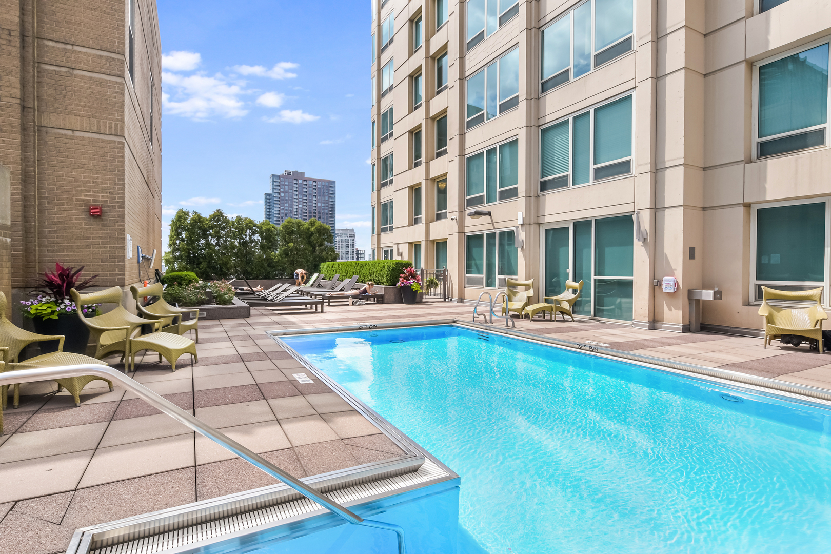 33 W Ontario Street Th5 Property Photo 37