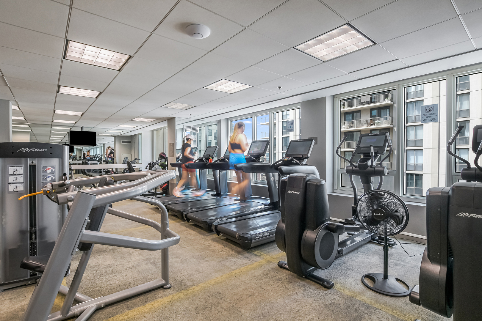 33 W Ontario Street Th5 Property Photo 38