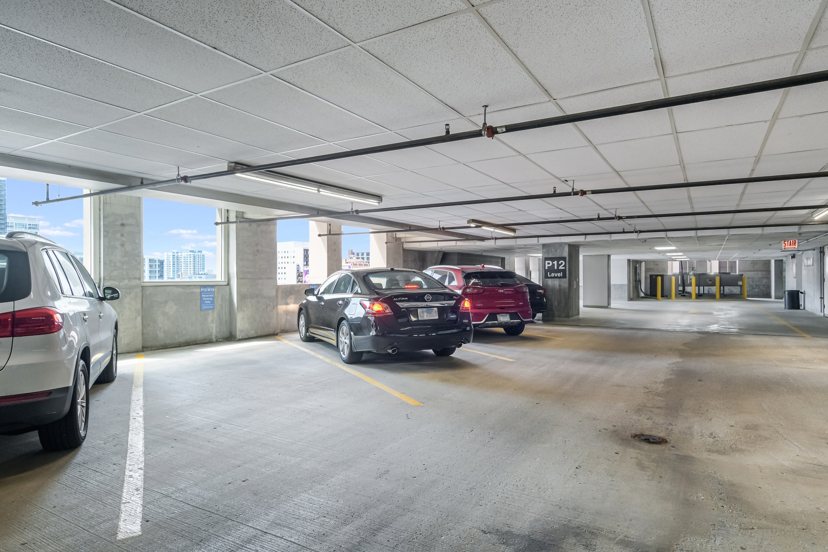 33 W Ontario Street Th5 Property Photo 40