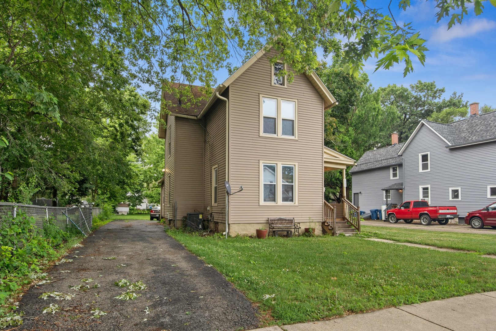 605 Iowa Avenue Property Photo 1