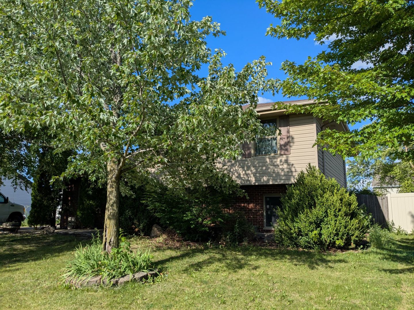 1320 Howland Drive Property Photo 1