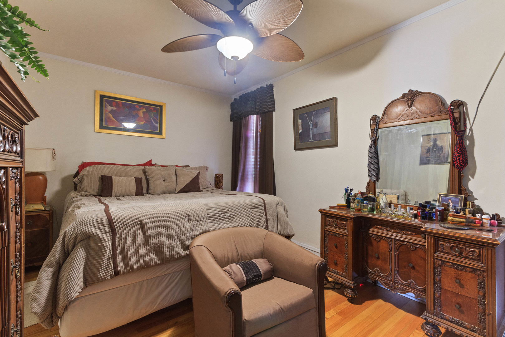 7317-19 S Luella Avenue Property Photo 9