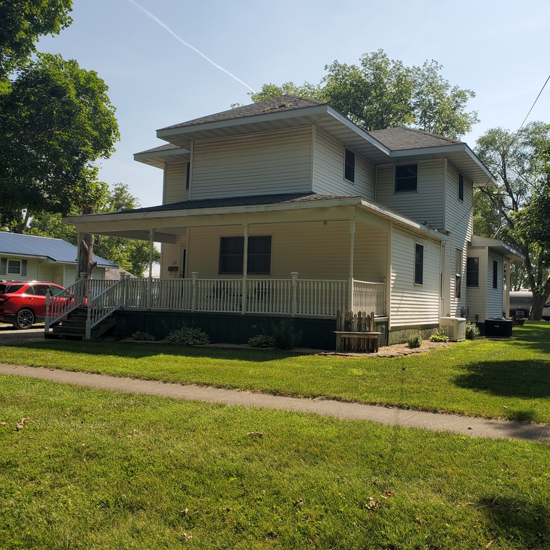 305 N Axtel Avenue