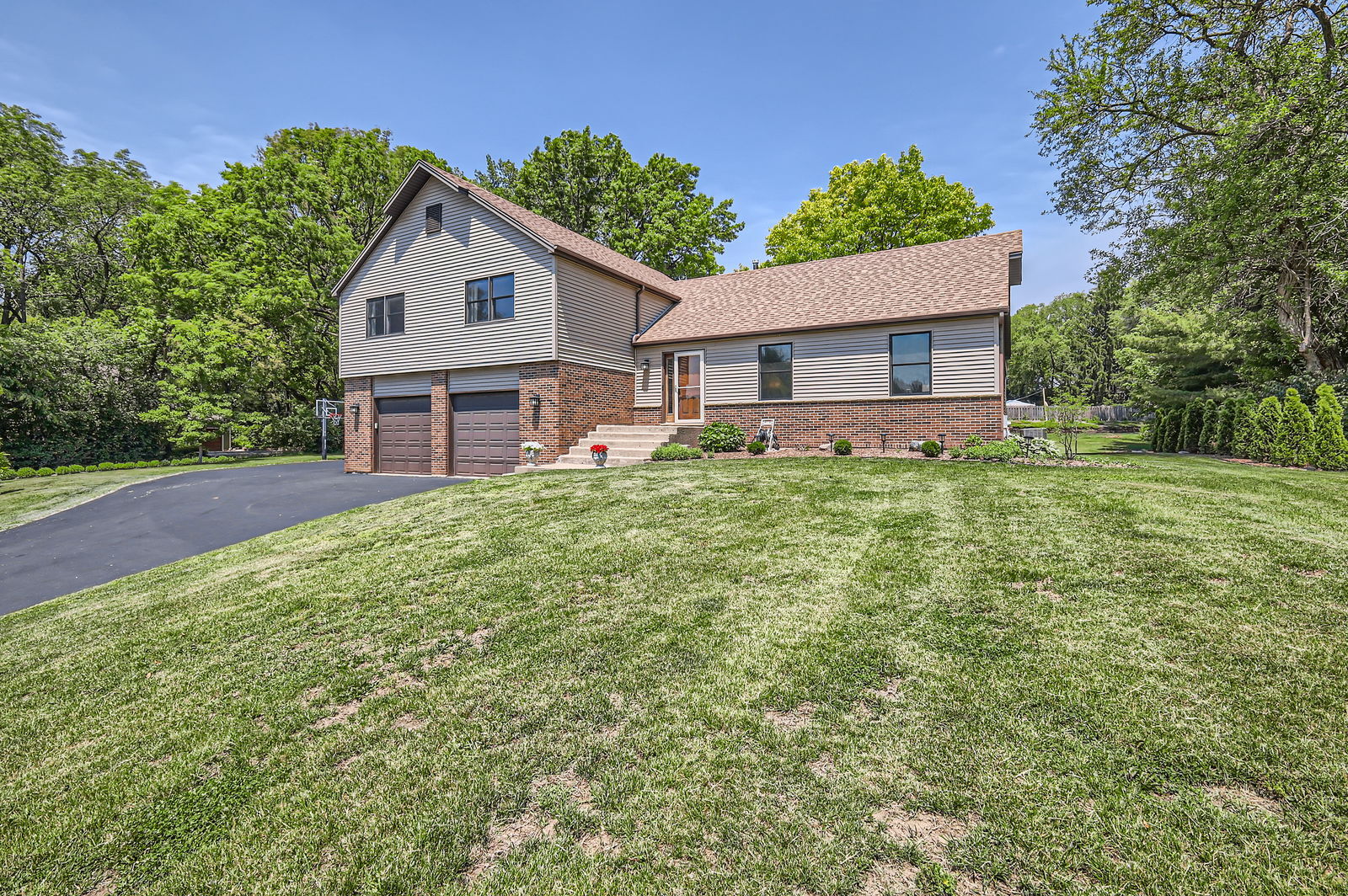 1718 Rosewood Lane Property Photo 1