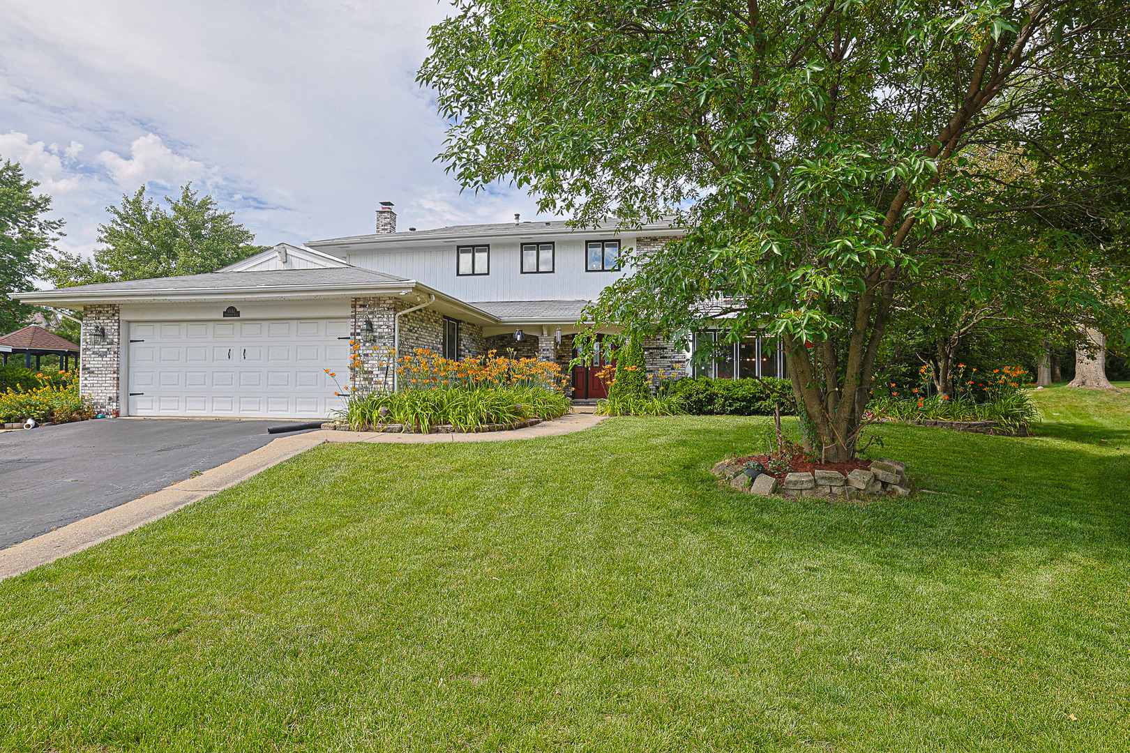 1532 Petersham Lane Property Photo 1