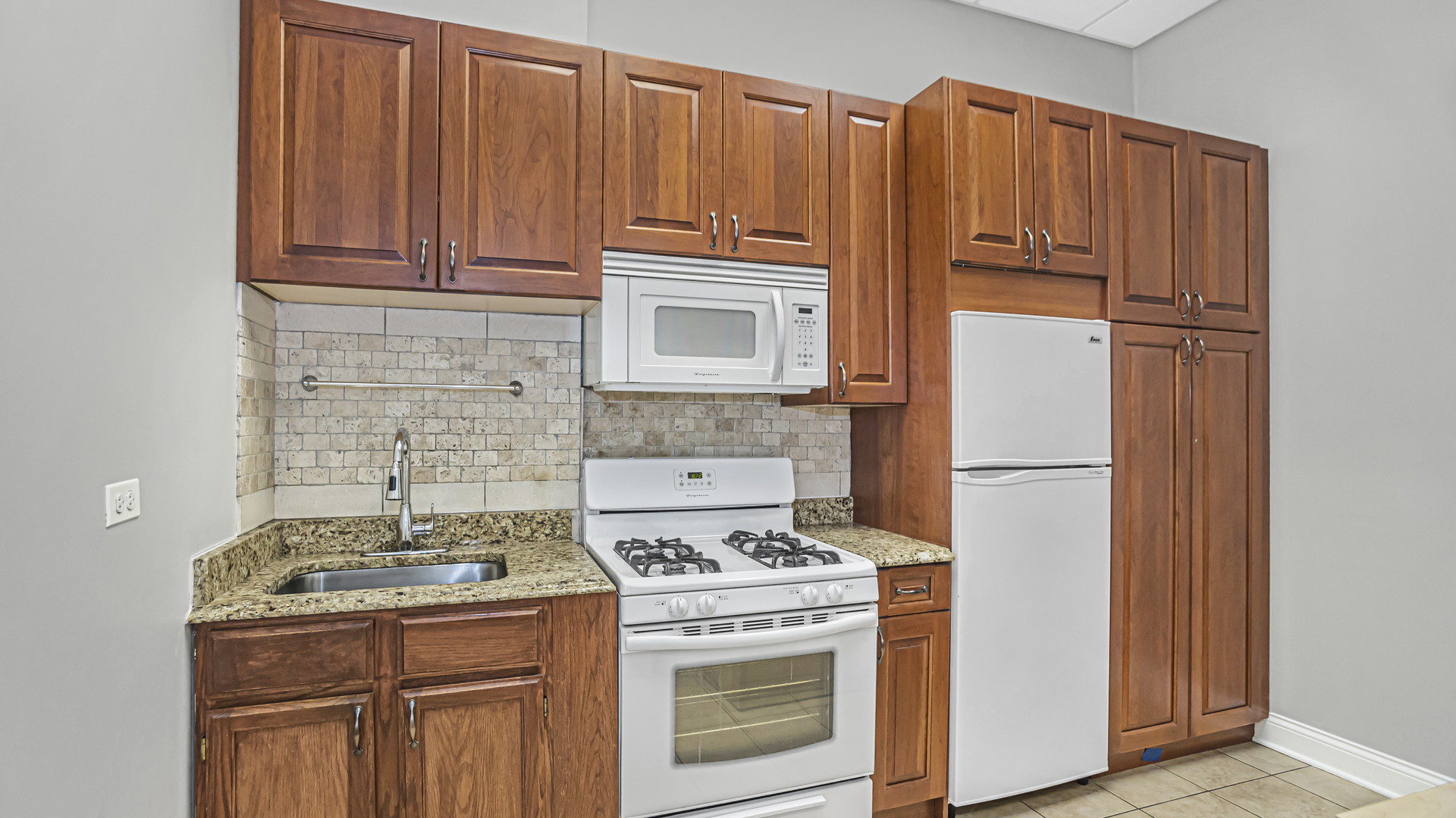 2249 W Irving Park Road 1 Property Photo 6