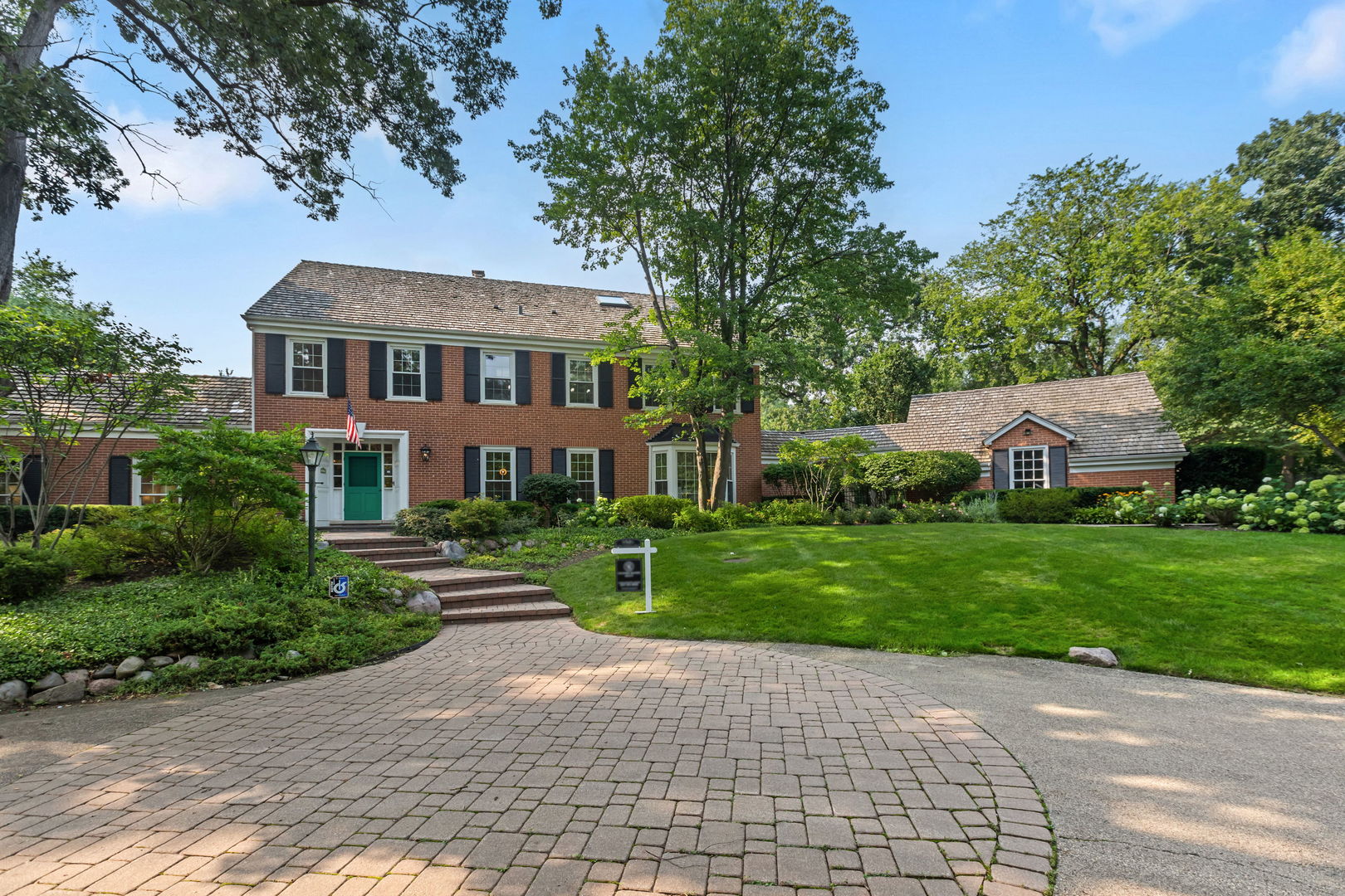 209 N Green Bay Road