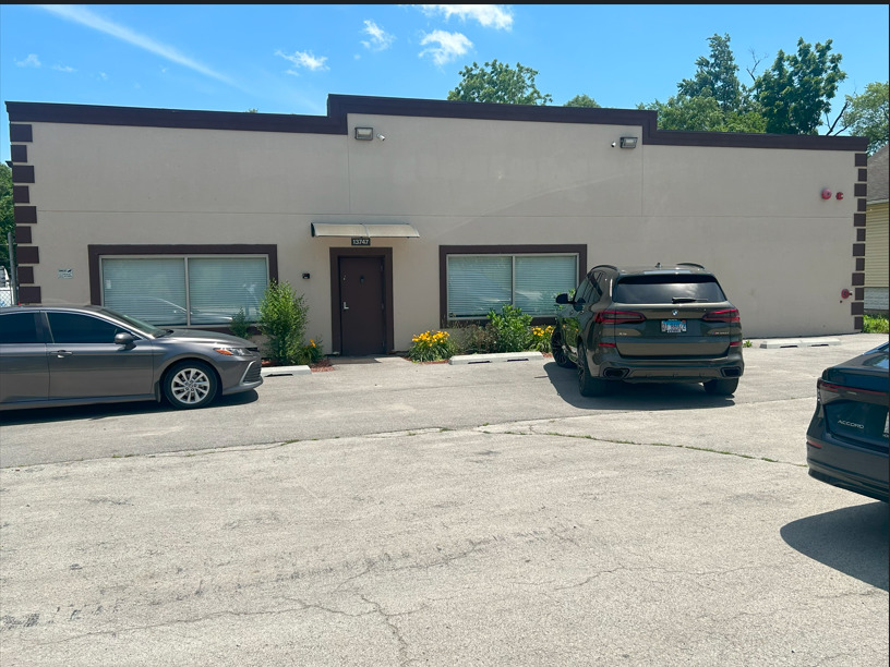 13747 Western Avenue Property Photo 1