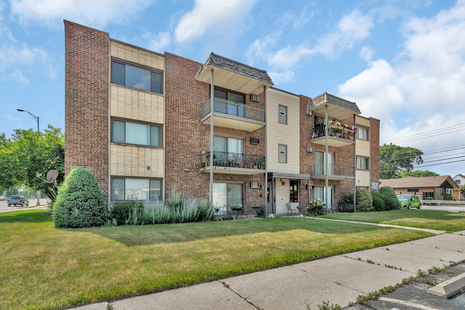5724 111th Street 3a Property Photo 1