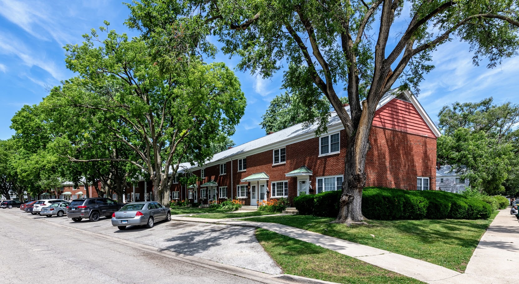 900-934 & 825-835 North Prairie & North Raynor Avenue Property Photo 2