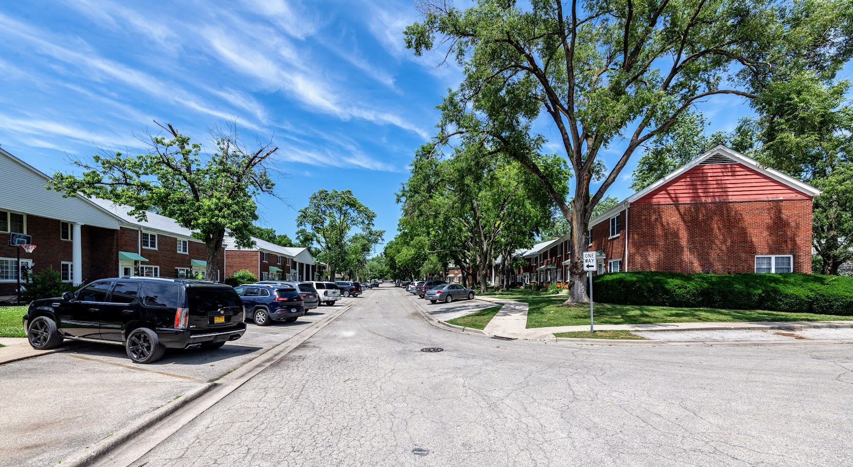 900-934 & 825-835 North Prairie & North Raynor Avenue Property Photo 4