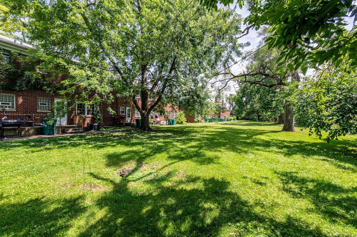 900-934 & 825-835 North Prairie & North Raynor Avenue Property Photo 24