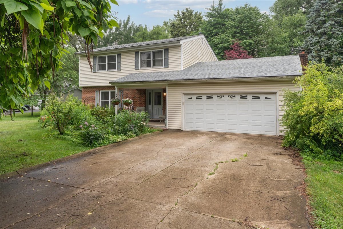 1n730 Macqueen Drive Property Photo 2