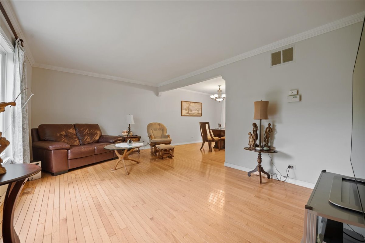 1n730 Macqueen Drive Property Photo 3