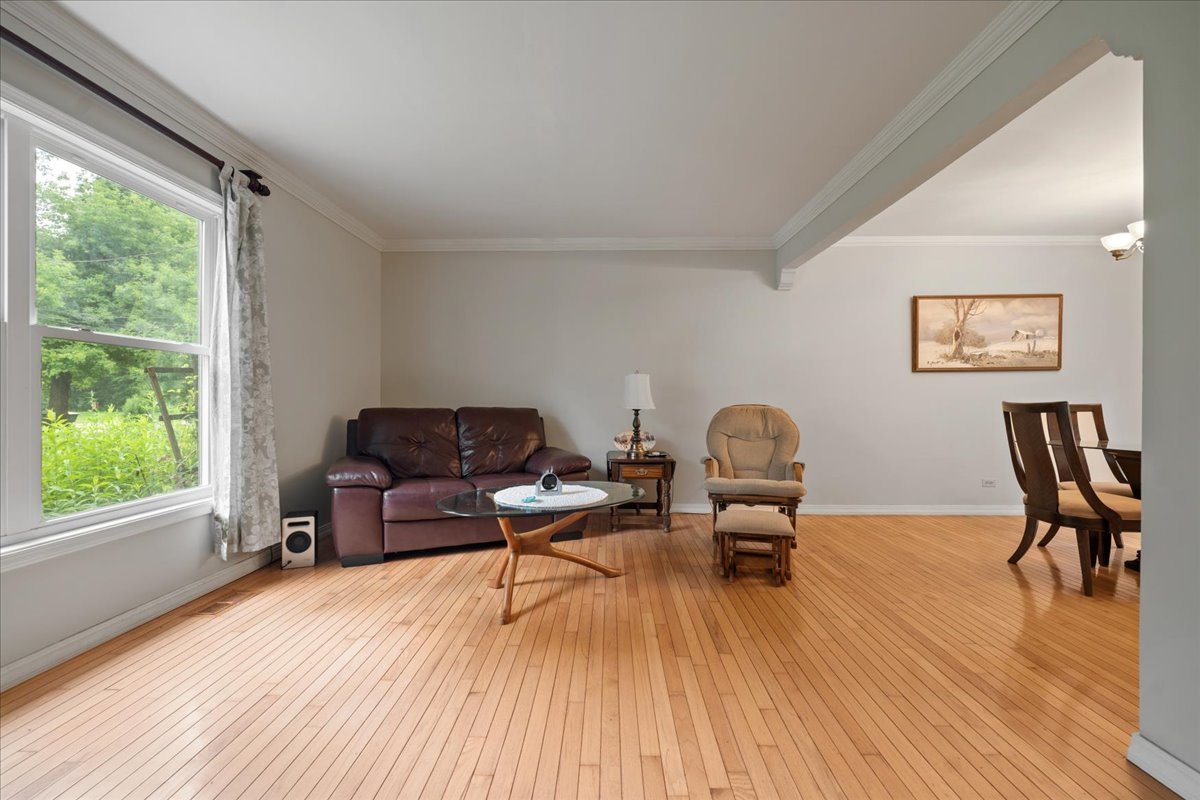 1n730 Macqueen Drive Property Photo 4