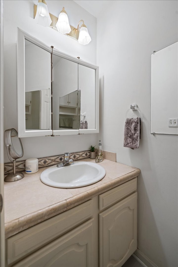 1n730 Macqueen Drive Property Photo 15