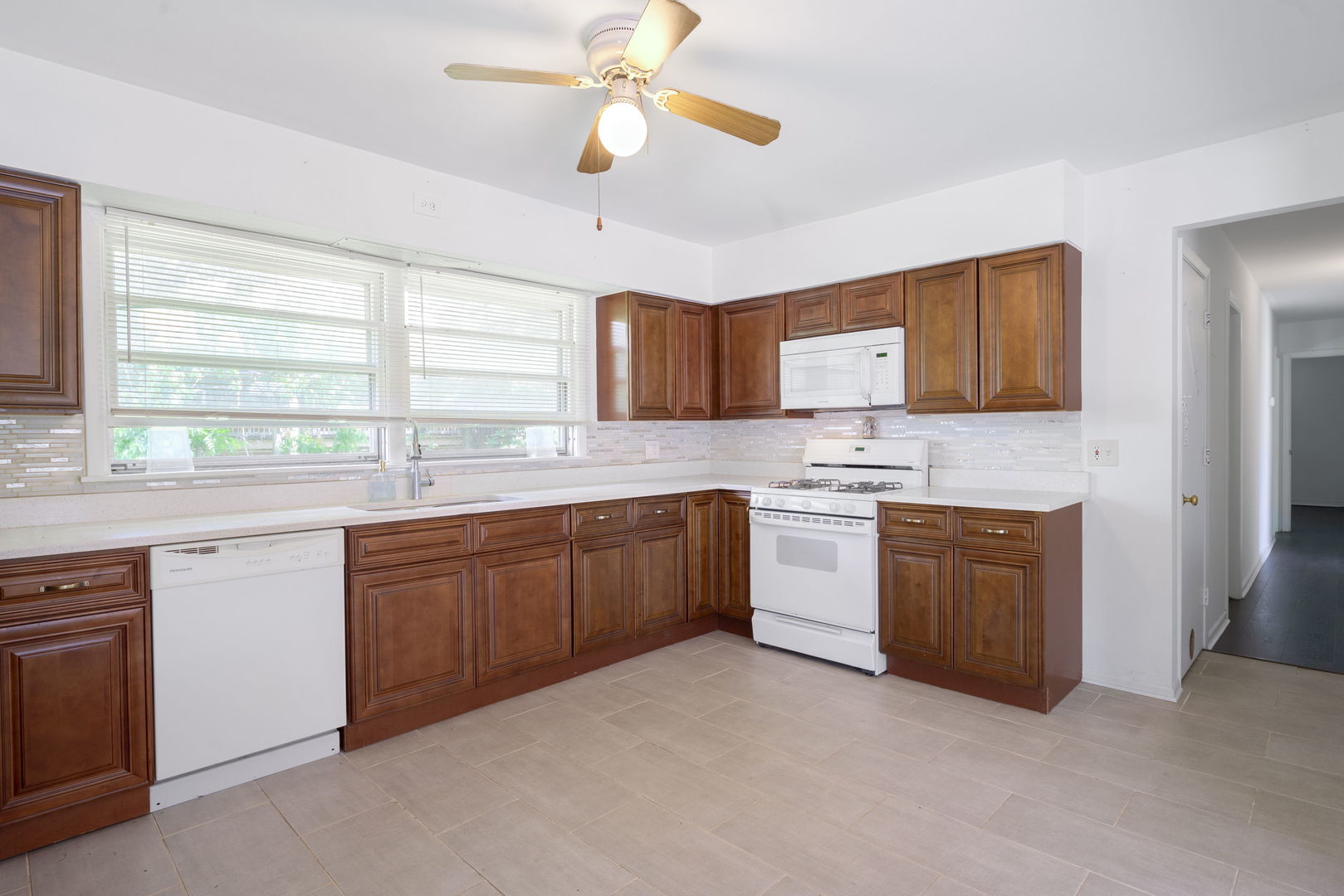 8116 Archer Avenue Property Photo 27