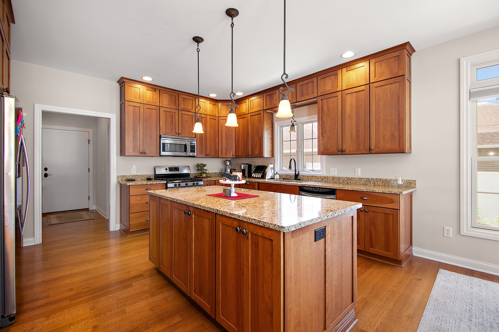 549 Beach Avenue Property Photo 9