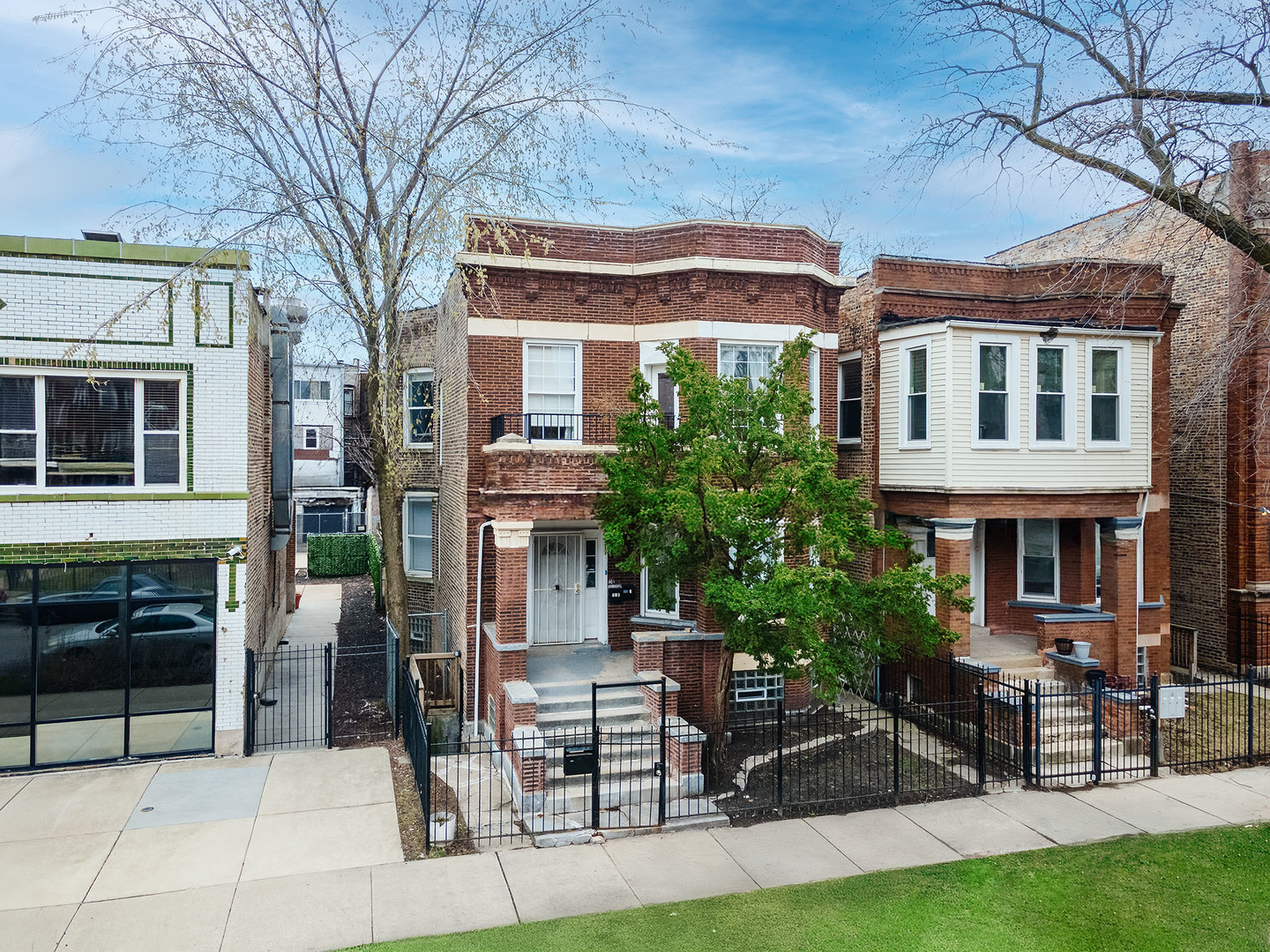 6111 S Eberhart Avenue Property Photo 1