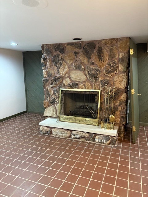 1200 N Green Bay Road Property Photo 10