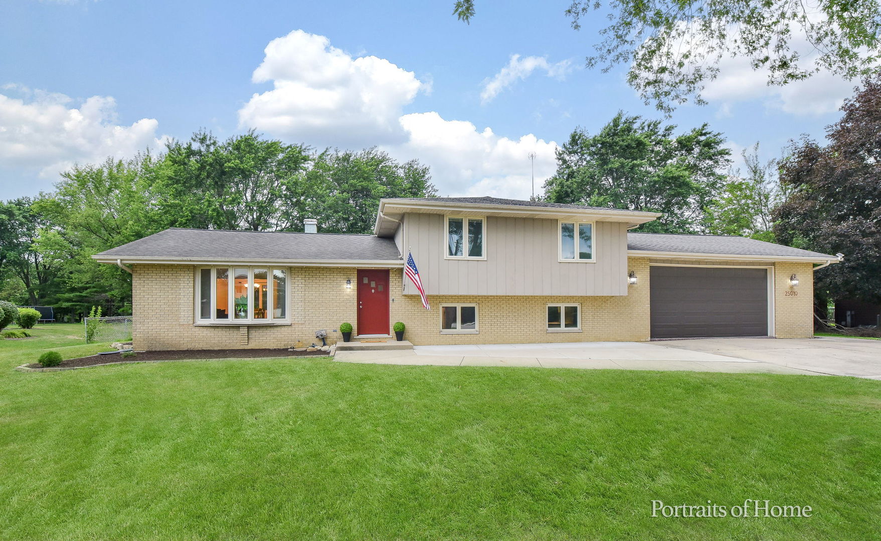 25010 W Kay Drive Property Photo 1