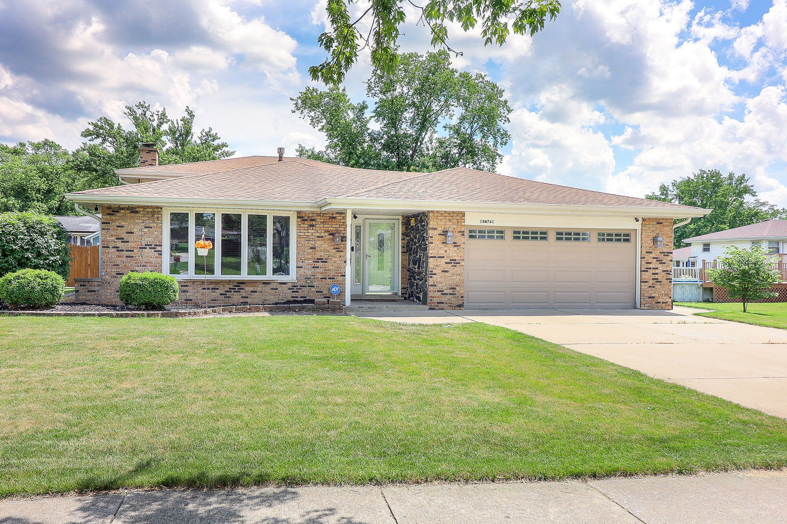 18w761 83rd Street Property Photo 1