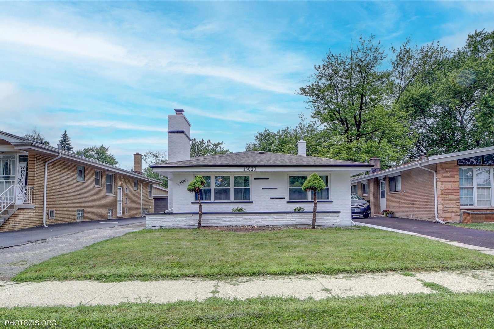 15020 Oak Street Property Photo 1