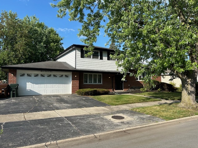 726 E 193rd Street Property Photo 1