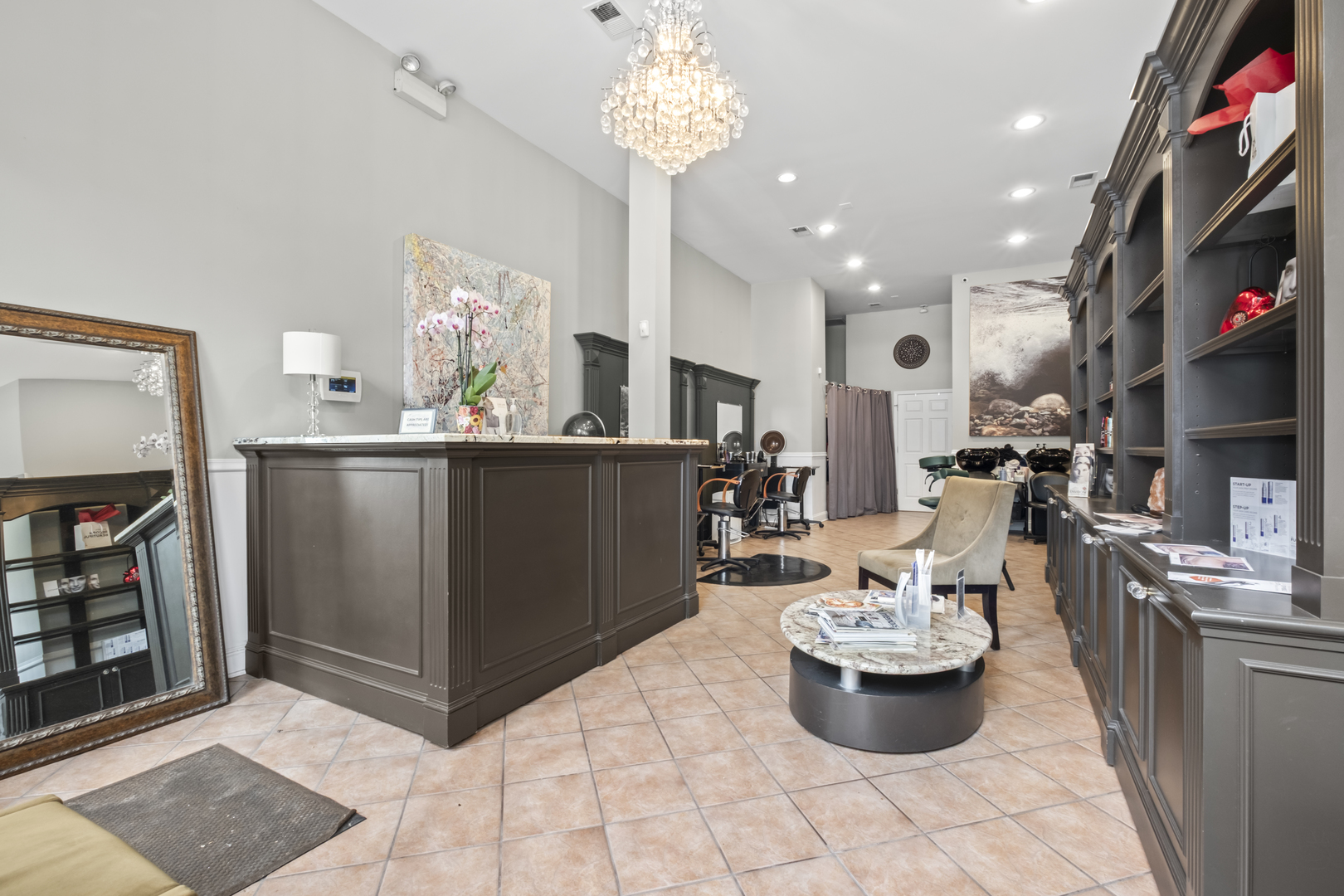 2117 W Belmont Avenue Property Photo 8