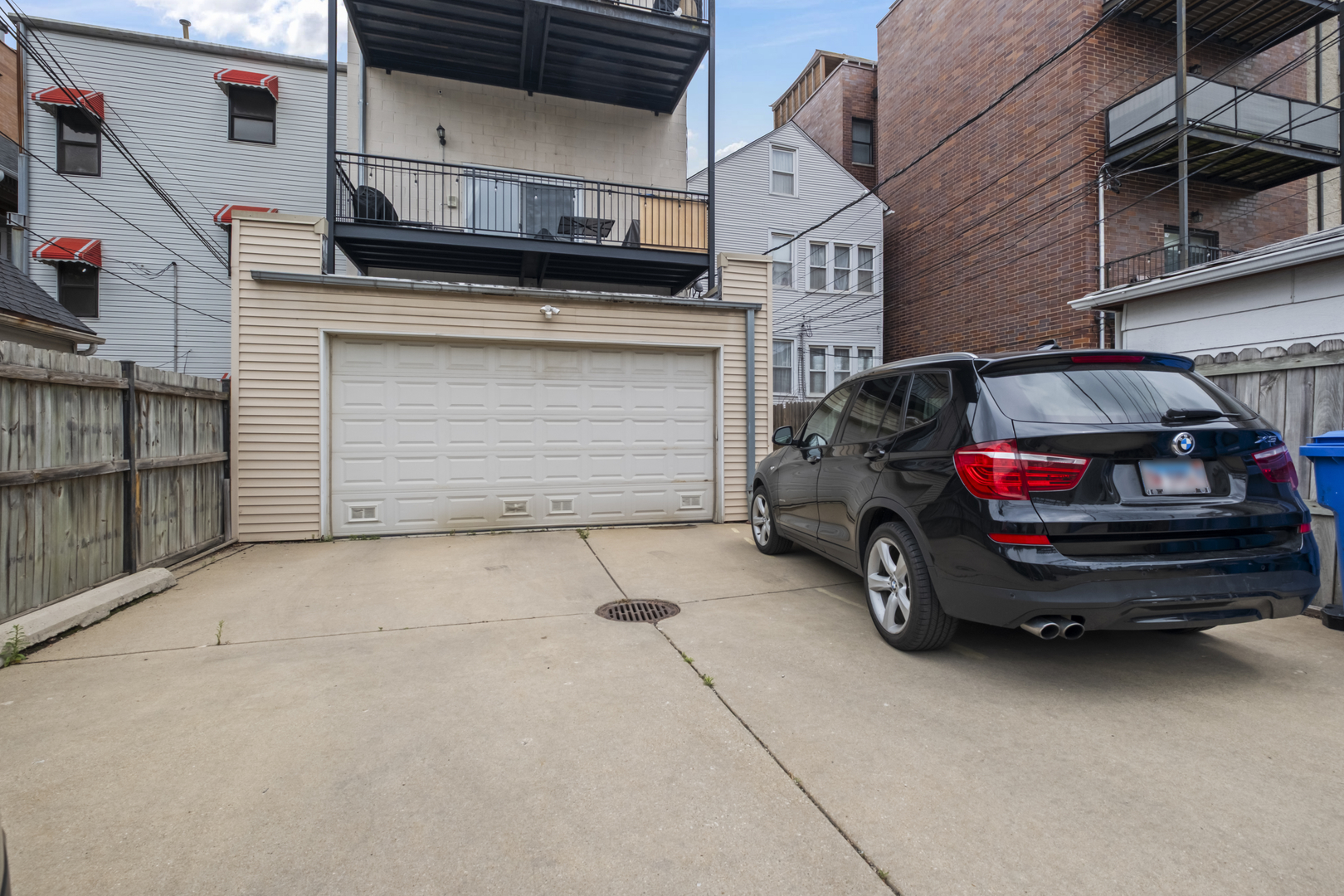 2117 W Belmont Avenue Property Photo 14