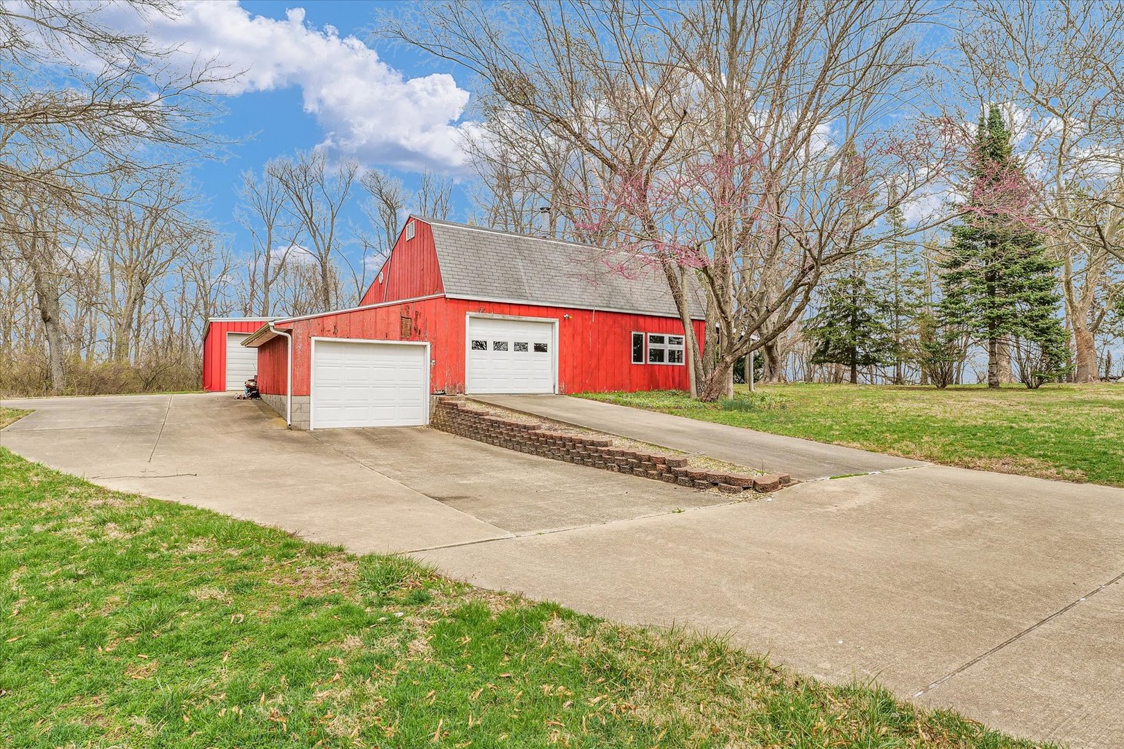 13809 Pine Road Property Photo 8