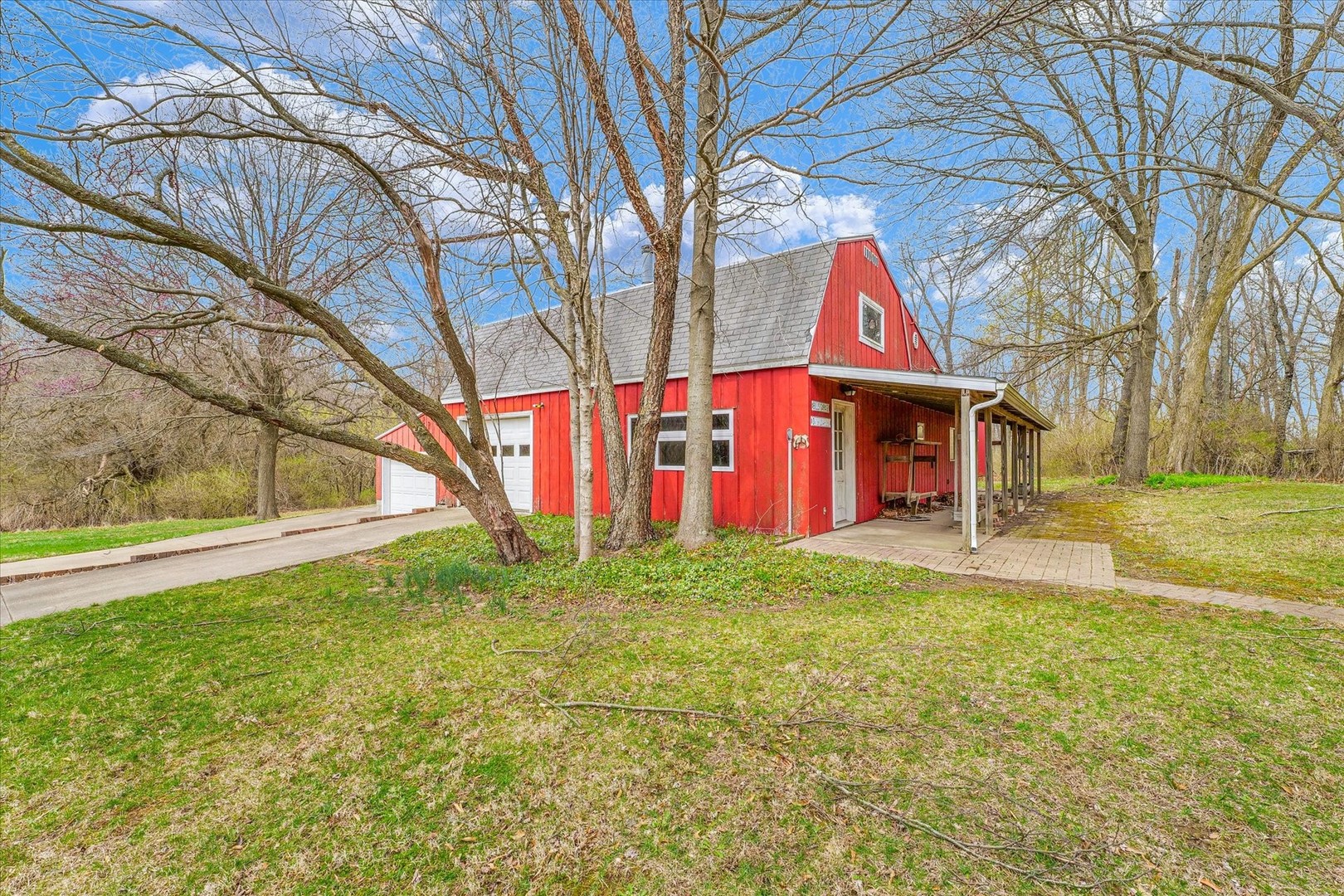 13809 Pine Road Property Photo 9