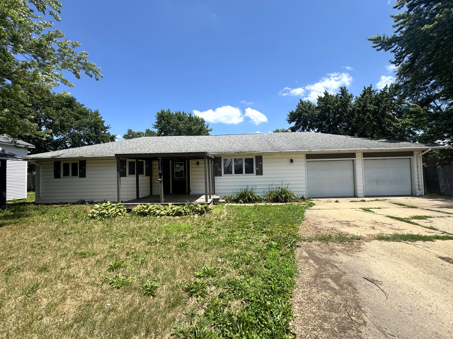 10440 Hussung Drive Property Photo 1
