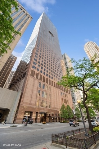 161 E Chicago Avenue 27C Property Photo 1
