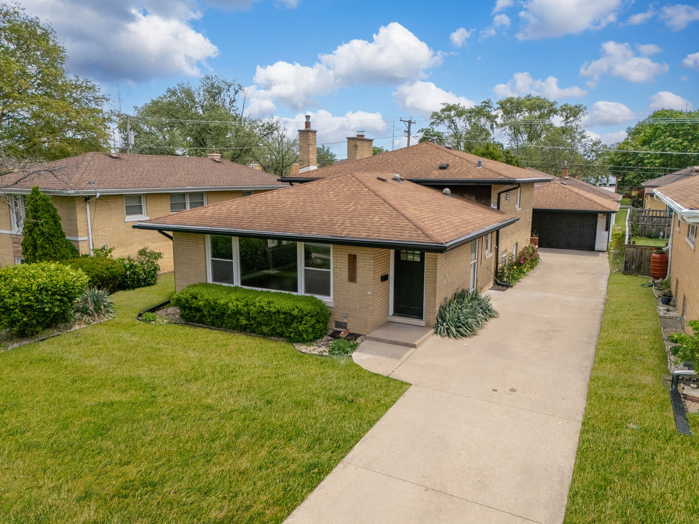 1441 Forest Road Property Photo 1