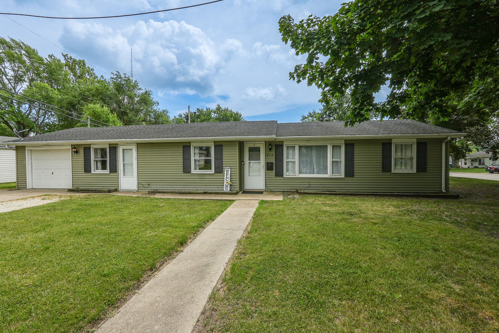 514 E Beaudoin Street Property Photo 1
