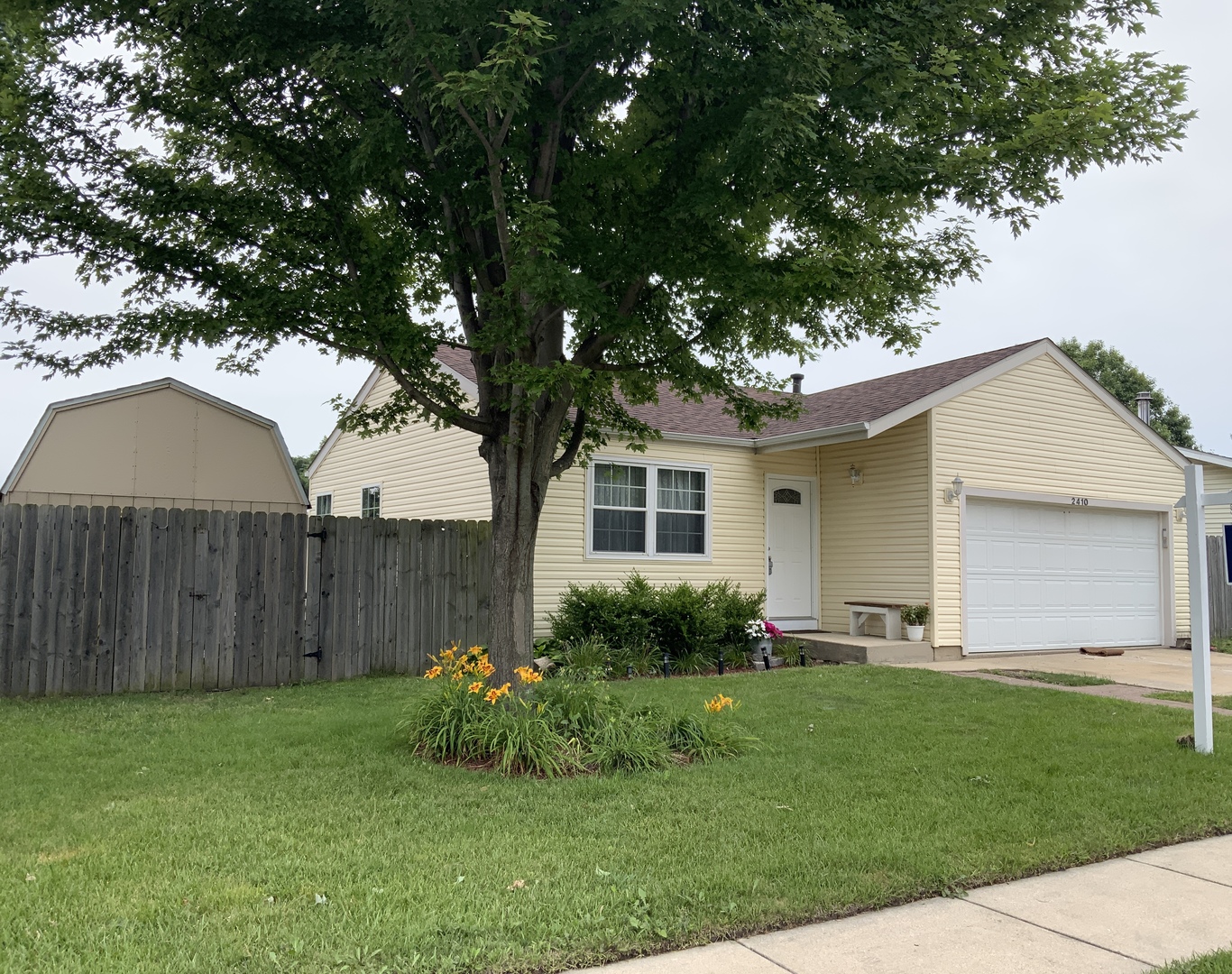 2410 Sunflower Court Property Photo 1