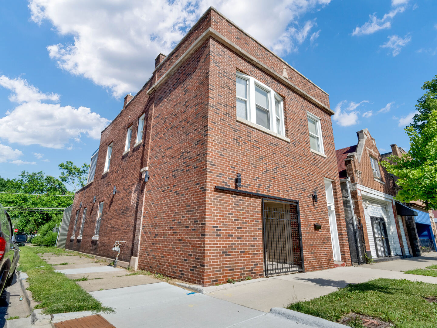 5242 S Damen Avenue Property Photo 1