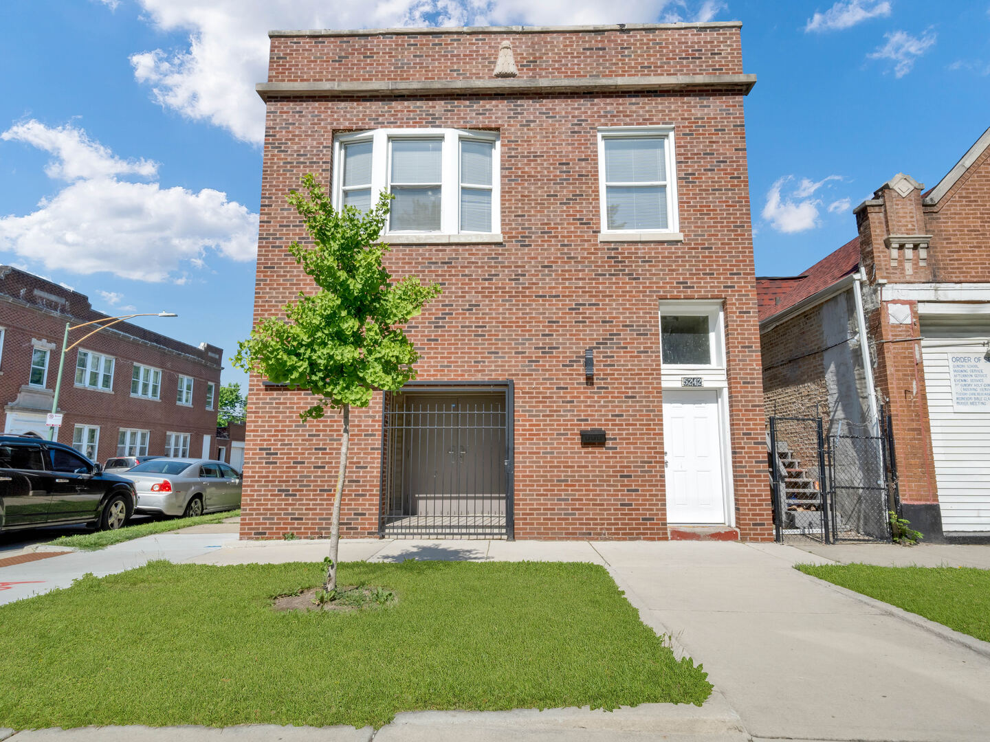 5242 S Damen Avenue Property Photo 2