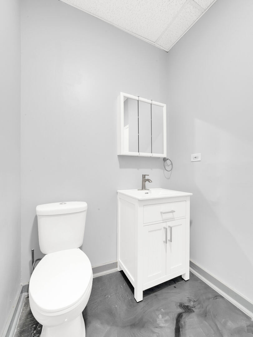 5242 S Damen Avenue Property Photo 7