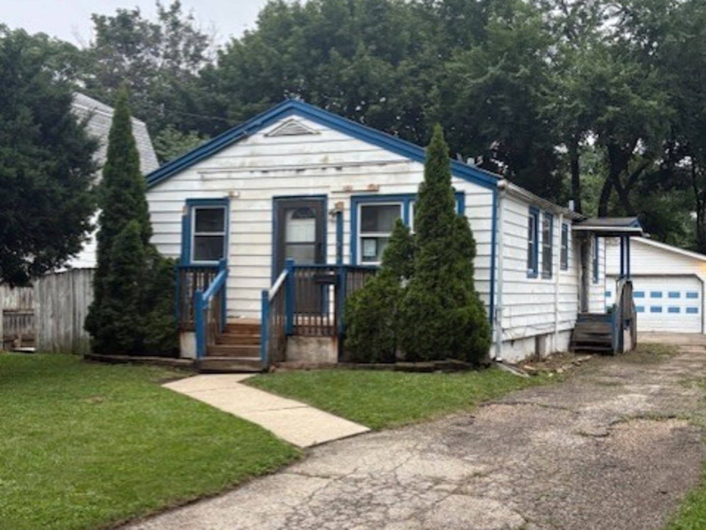 915 S Liberty Street Property Photo 1