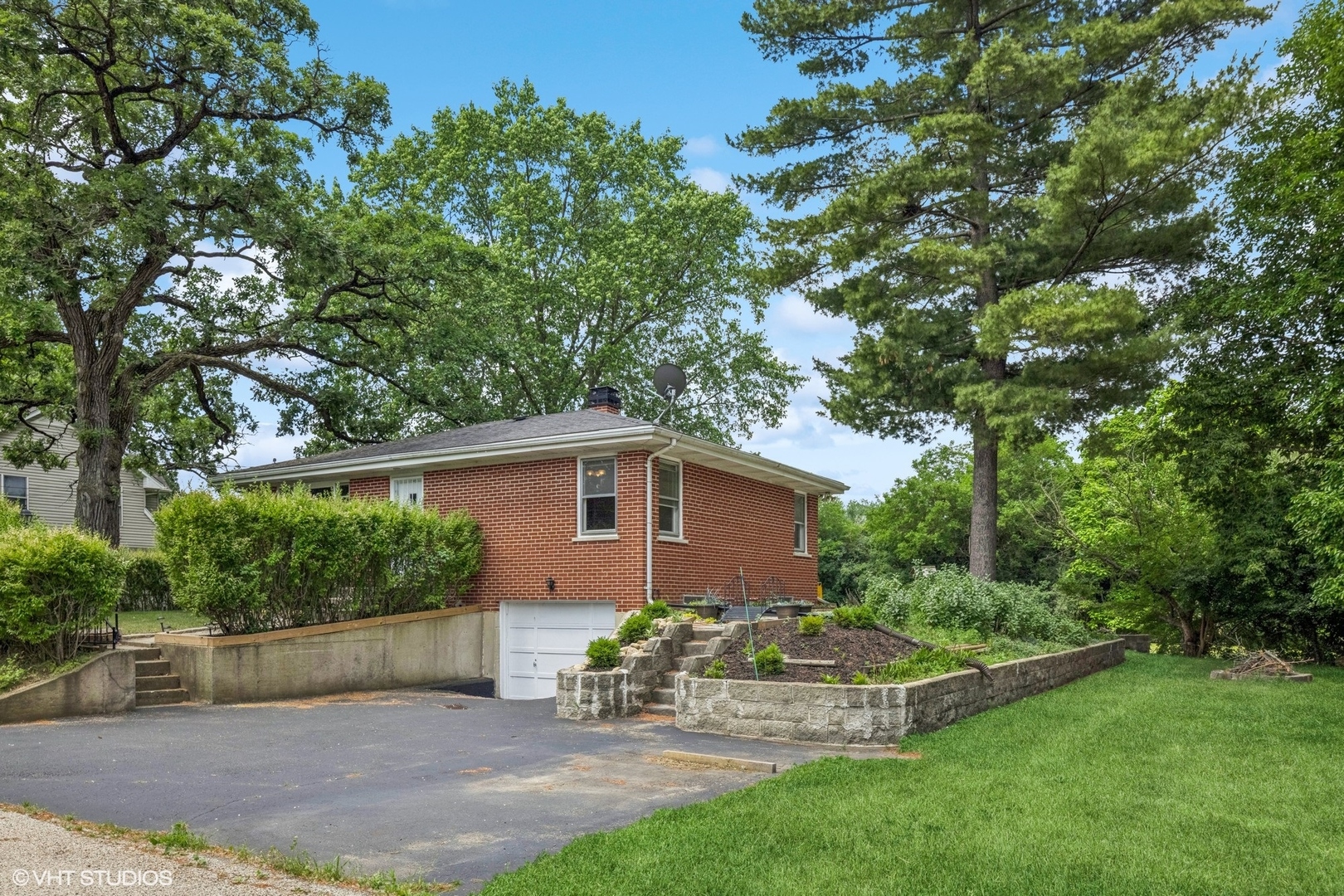 200 Eastwood Court Property Photo 1