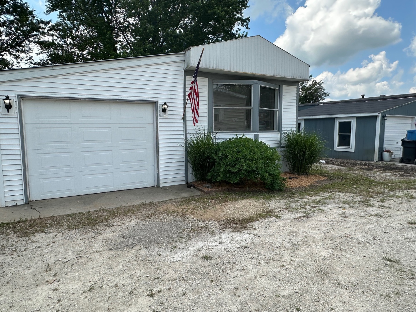 465 S Elm Street 7 Property Photo 1
