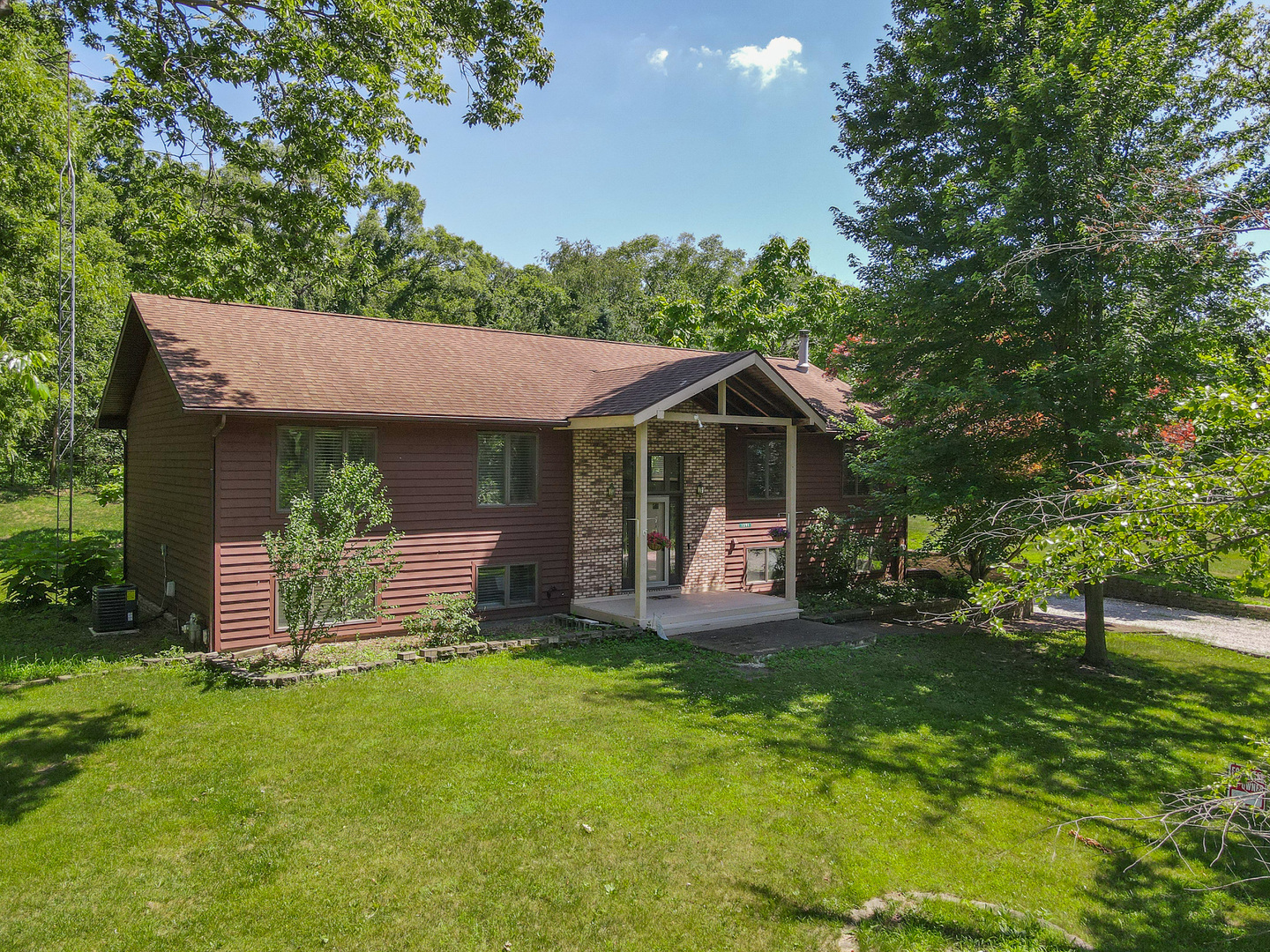 1391 N Riverside Drive Property Photo 1